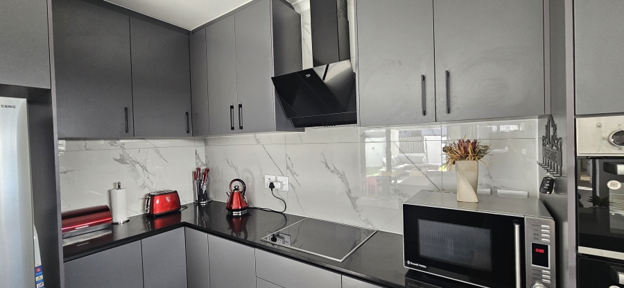 4 Bedroom Property for Sale in Sandown Western Cape